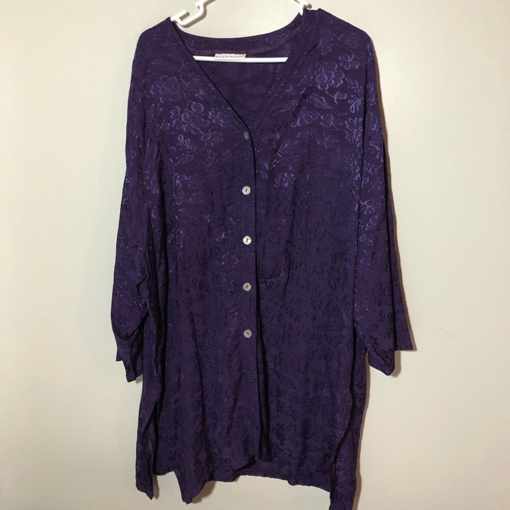 Bryn Walker womens L purple rayon v neck 3/4 sleeve button up tunic top blouse